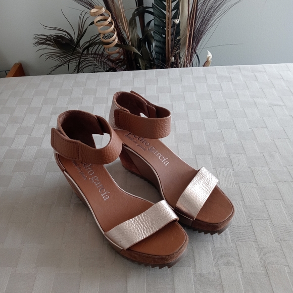 Pedro Garcia Fidelia Wedge Sandals in Hazelnut - Picture 3 of 16